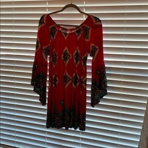 XL bright colored tunic with bell sleeves
